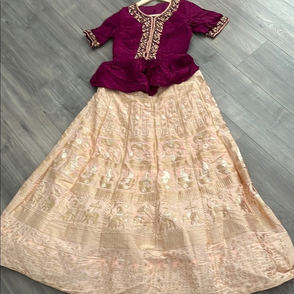 Indian/ Pakistani Magenta and peach women’s size s lehenga, traditional dress - Picture 14 of 16